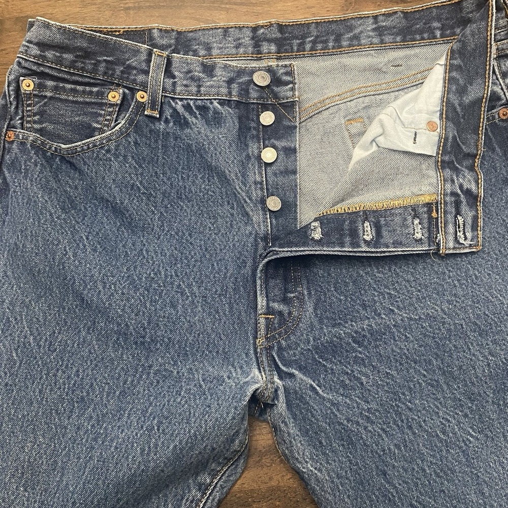 Levis Jeans Button Fly Blue 501 Jeans Mens Straight Leg  Size 38x30 - Picture 3 of 8